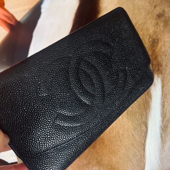 🚫SOLD🚫CHANNEL CLUTCH 3Way💥BE ON TREND BUT NOT BROKE💥Big Savings💰EUC GORG💥 - Picture 7 of 16